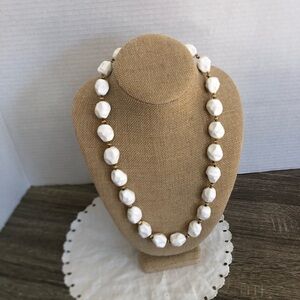 Vtg White Textured Chunky Beaded Necklace